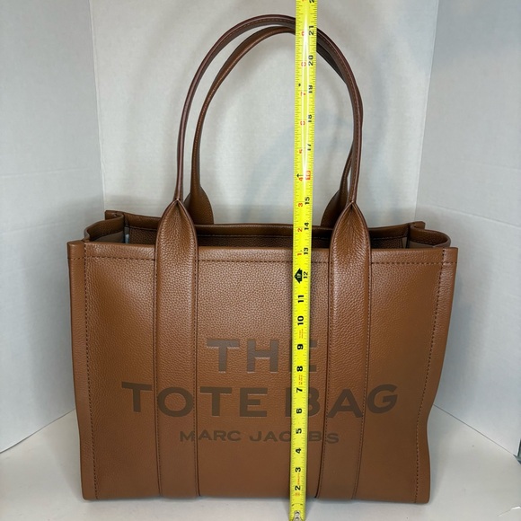 Marc Jacobs The Tote Bag Large Argan Oil - Picture 7 of 8